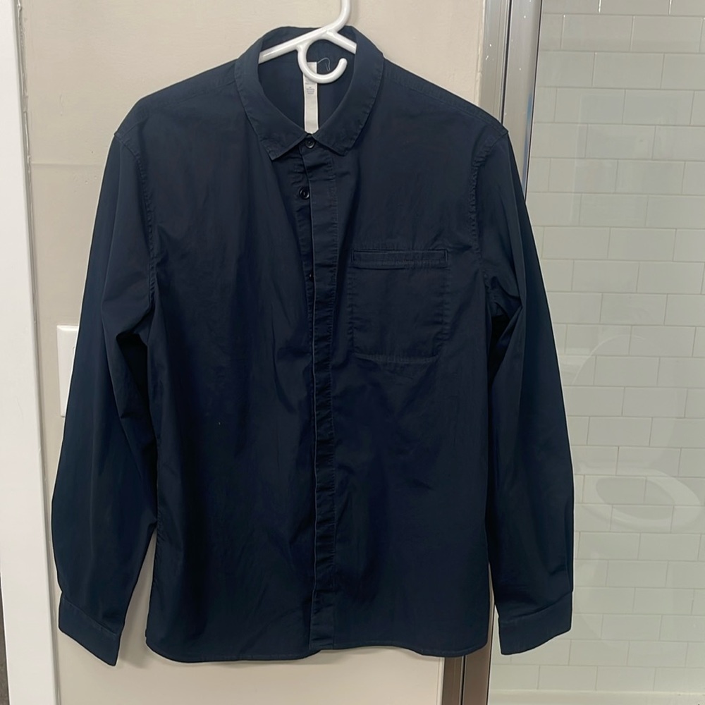 Men's Lululemon Button down size L